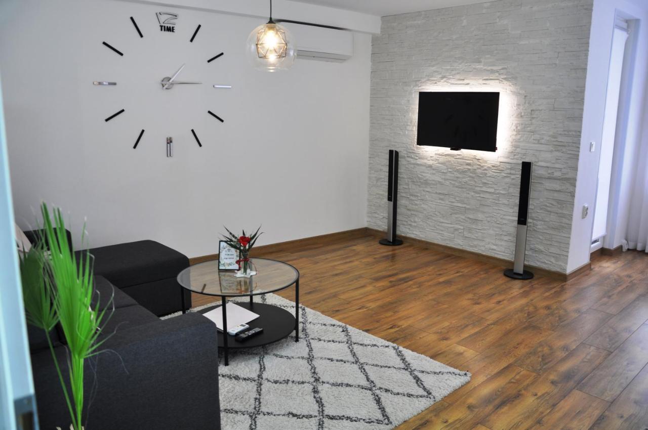 Lux Apartment Pazardzhik Exterior photo