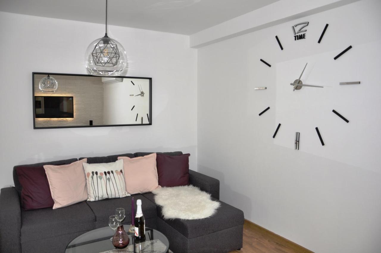 Lux Apartment Pazardzhik Exterior photo