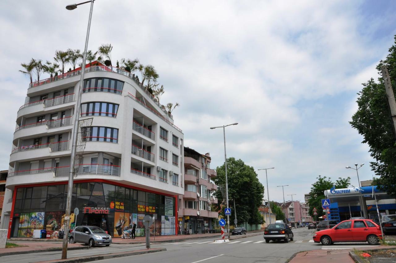 Lux Apartment Pazardzhik Exterior photo