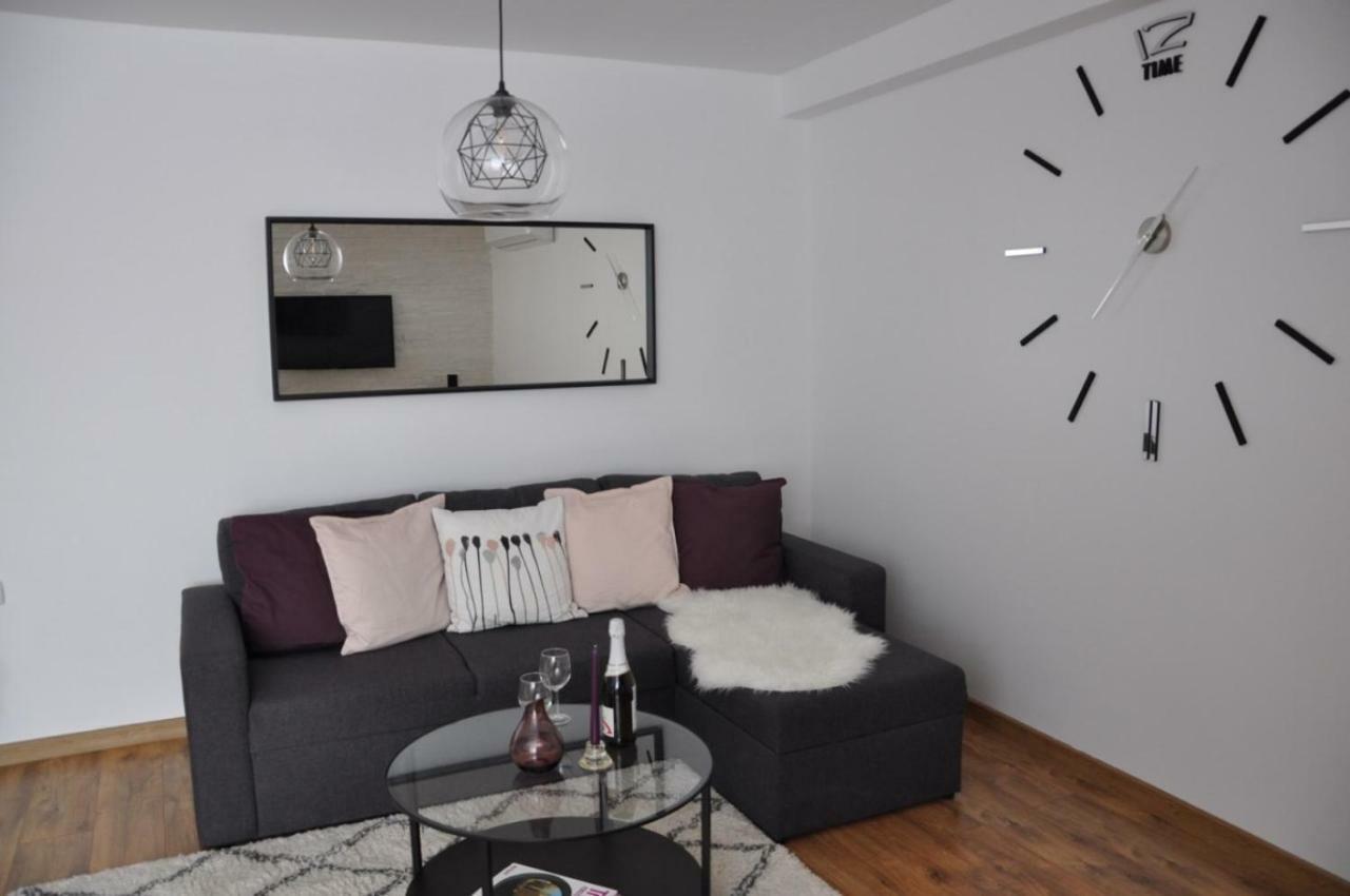 Lux Apartment Pazardzhik Exterior photo